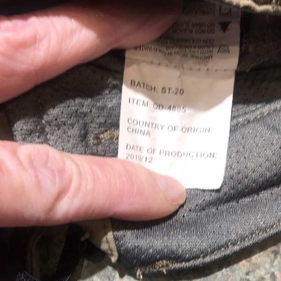 Iceberg Medium convertible pants. Tan. Outdoor. Zip off. Multiple pockets - Picture 11 of 14